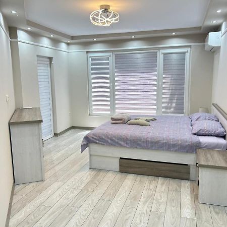 Apartament Deluxe Karina-Free Parking Burgasz Kültér fotó