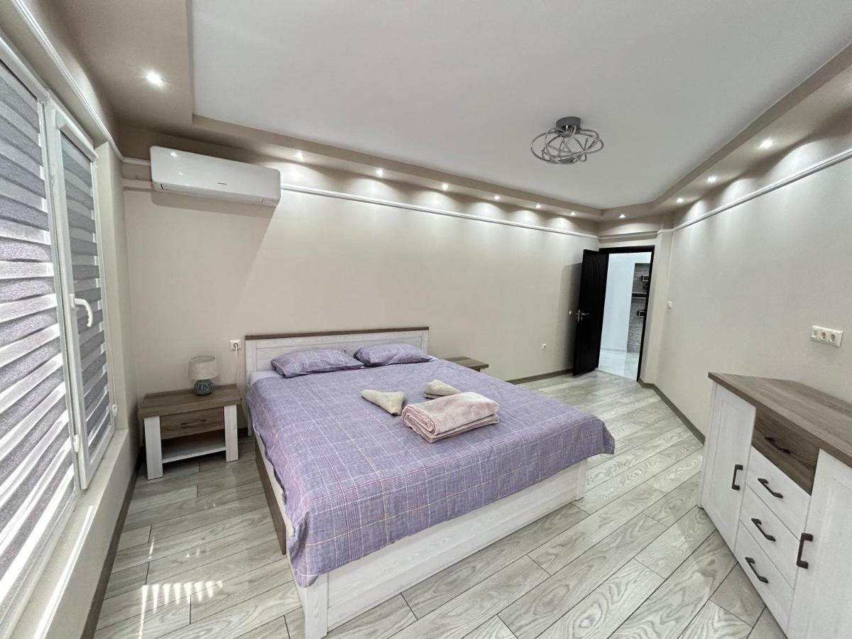 Apartament Deluxe Karina-Free Parking Burgasz Kültér fotó