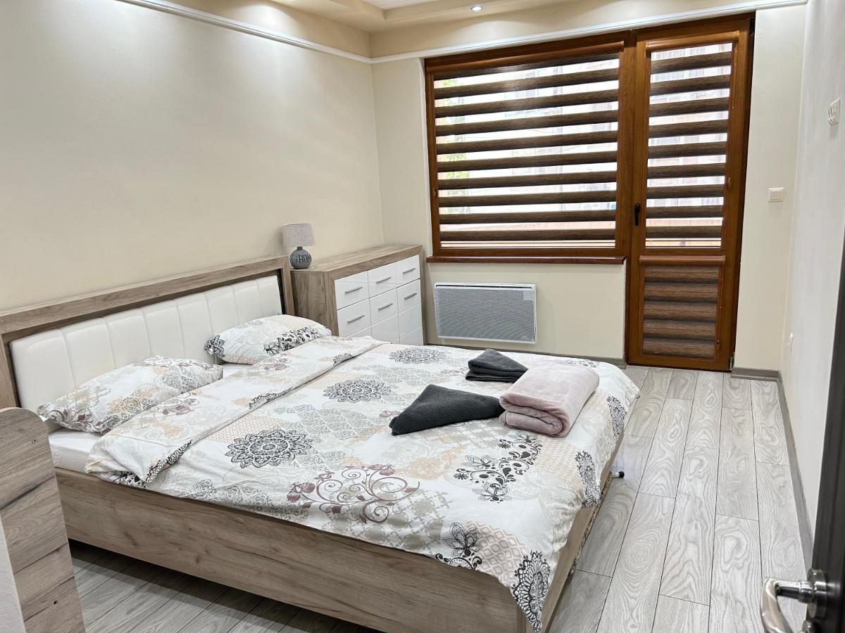 Apartament Deluxe Karina-Free Parking Burgasz Kültér fotó