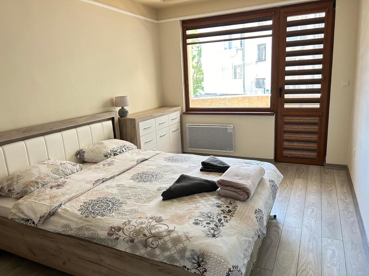 Apartament Deluxe Karina-Free Parking Burgasz Kültér fotó