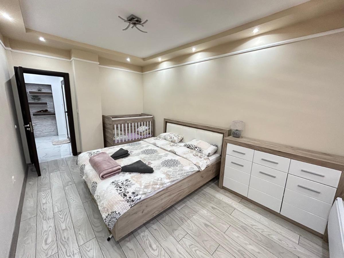 Apartament Deluxe Karina-Free Parking Burgasz Kültér fotó