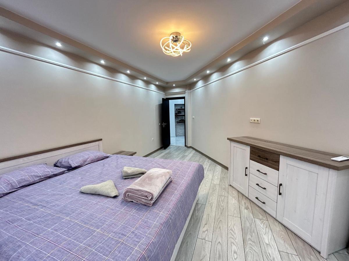 Apartament Deluxe Karina-Free Parking Burgasz Kültér fotó