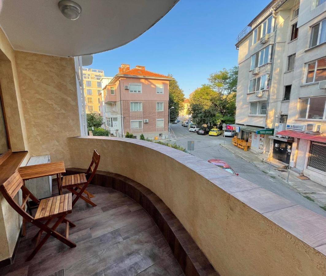 Apartament Deluxe Karina-Free Parking Burgasz Kültér fotó
